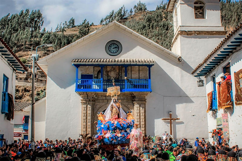 Fiesta de la Virgen del Carmen en Paucartambo